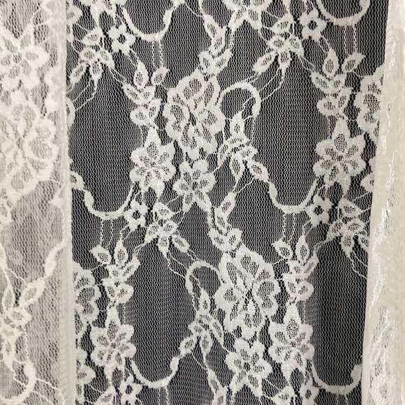 Lace Duster in White - Picture 3 of 5